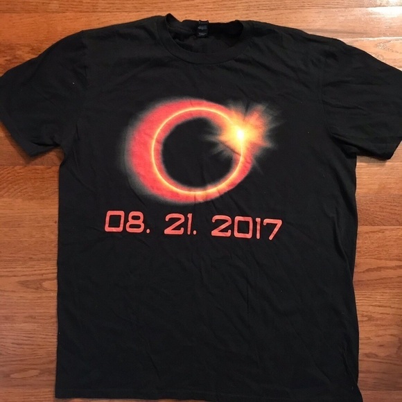 SOLAR ECLIPSE AUGUST 21, 2017 SHIRT BLACK WORLD EVENTS - Picture 1 of 2